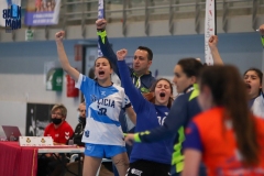 photo5947439814515211200