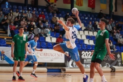 photo5949691614328895353