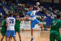 photo5949691614328895377