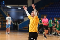 photo5949691614328895417