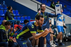 photo5958504904400156811