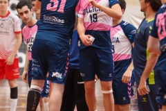 photo5960680258090940348