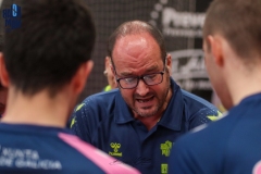 photo5960680258090940358