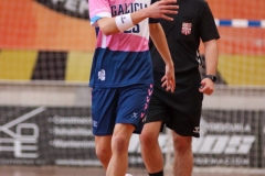 photo5960680258090940360