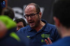 photo5960680258090940403