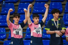 photo5960756704213841844