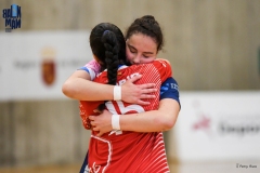 photo5960756704213841856