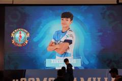 photo_5861768265070656108_y