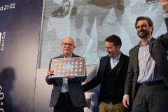 photo_5861795546702920325_y