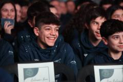 photo_5863741394521274885_y